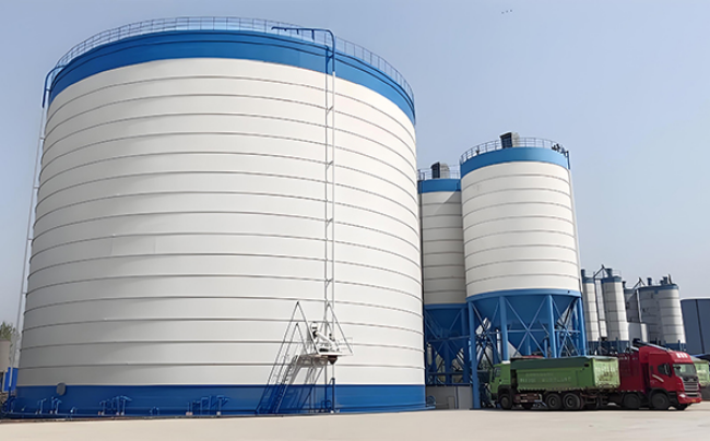 粉煤灰儲(chǔ)存罐施工現(xiàn)場(chǎng)